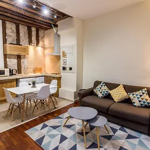 New Chic Flat : Le Marais - Place Des Vosges Appartement Parijs